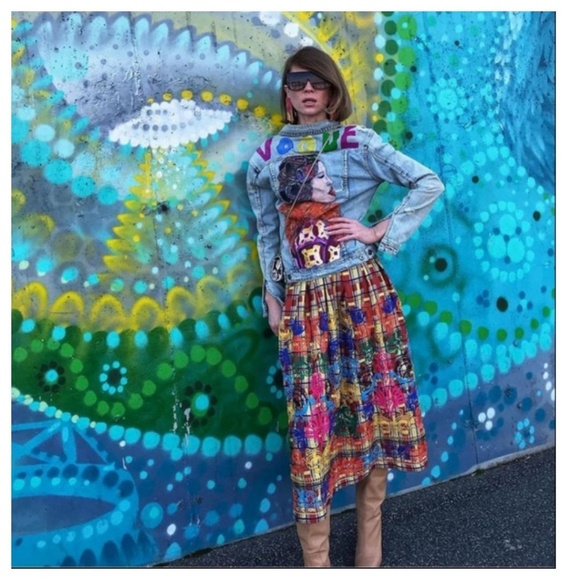 Zara Dresses & Skirts - Zara limited edition skirt (6895)